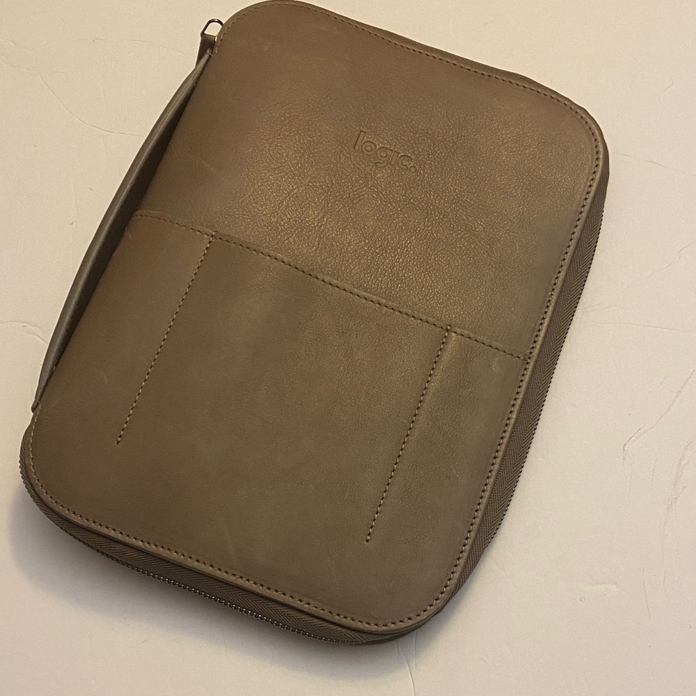 THIS IS GROUND MOD TABLET 4 CASE Zip Around Taupe Leather Designed in LA